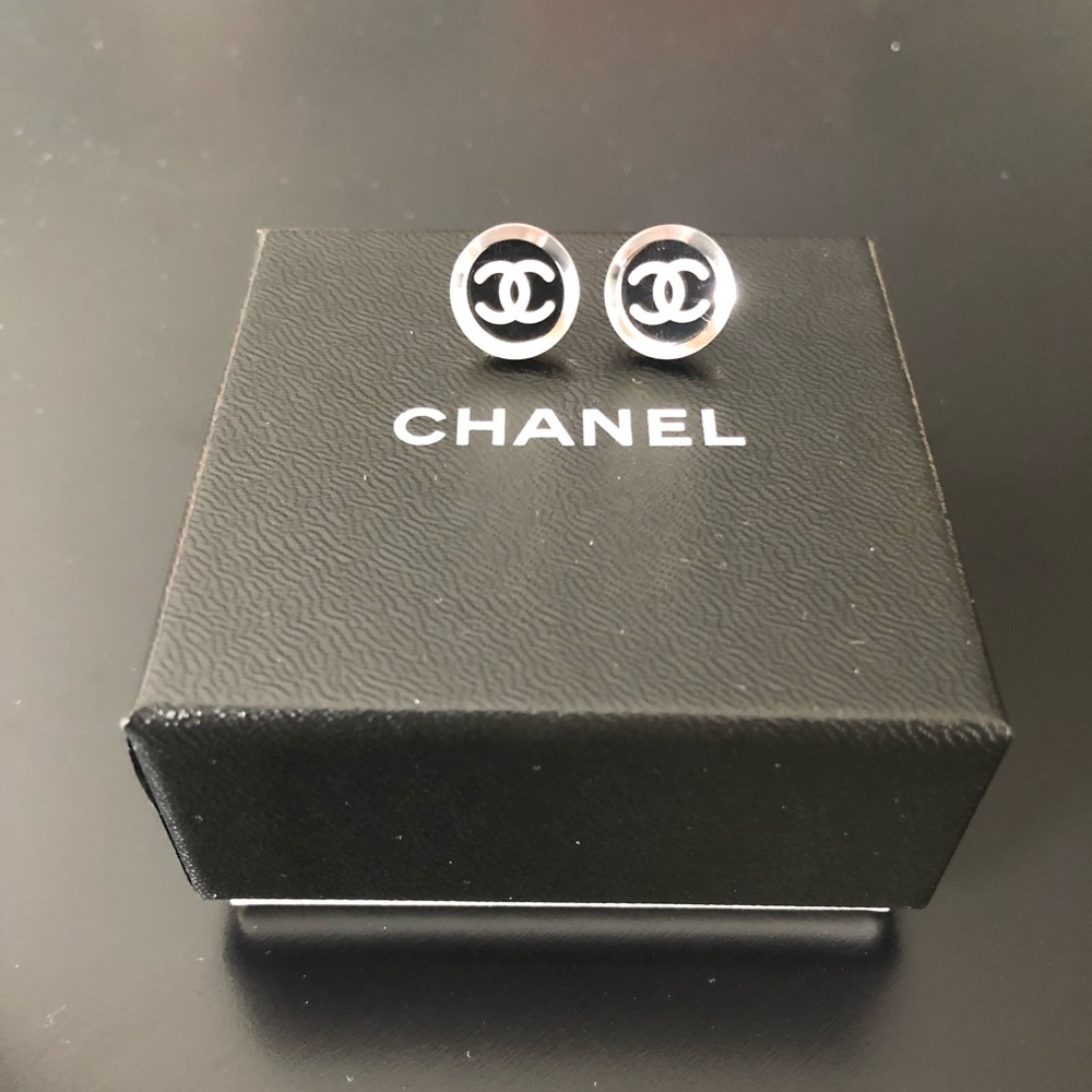 Chanel Boucles D’Oreil Mirrored CC Stud Earrings
